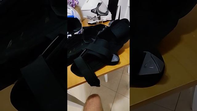 наколенники LEATT, безопасность на адвенчере.