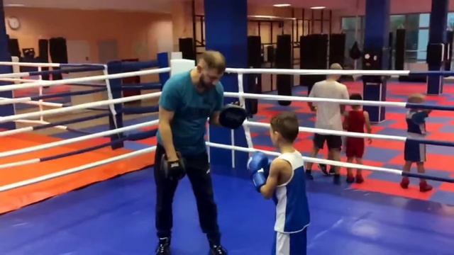 Радамир 7лет Работа на лапах