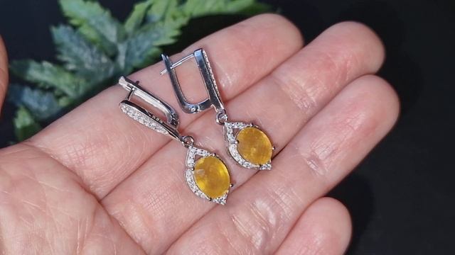 Серебряные серьги с жёлтым сапфиром