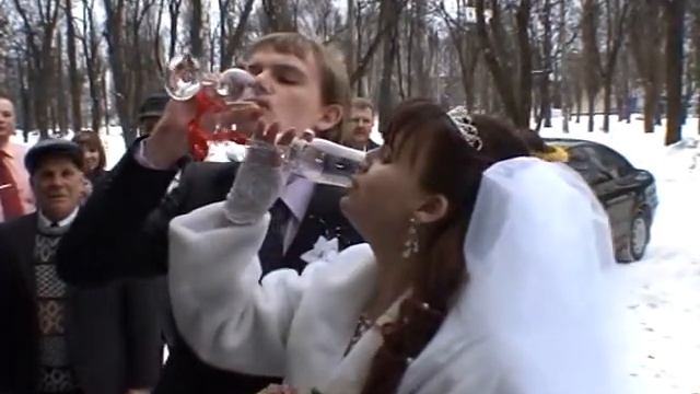 Свадебные бокалы - бывают противоударные )) смотреть онлайн