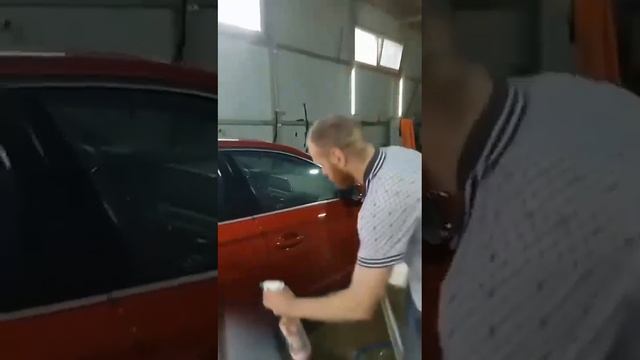 Нанесение полимерного покрытия на автомобиль для защ?