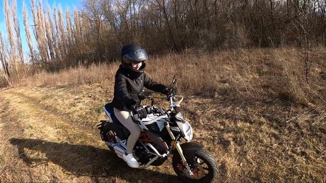 Лучший байк для девочки   Ника учится управлять JT 50 (26.03
