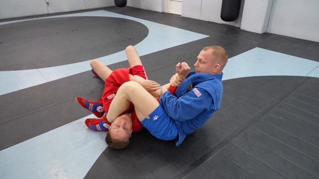 выход на рычаг локтя из положения стойки