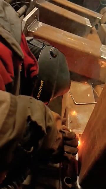 Сварка металлоконструкций 🏗️👨🏭#сварщик #welding #по? смотреть онлайн