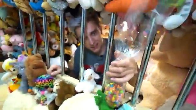 Кто Последний Выберется Из Непробиваемого Ящика!