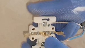 Как установить двойную розетку с защитными шторками з