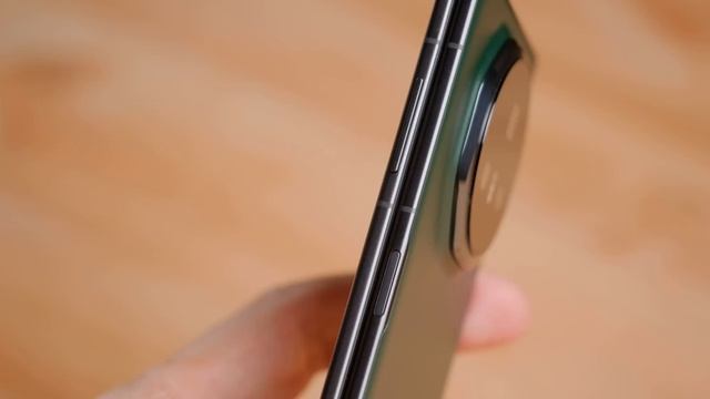 Первый взгляд на Honor Magic V3 смотреть онлайн