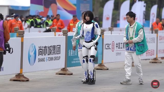 ПЕРВЫЙ в мире забег РОБОТОВ гуманоидов на 21 КМ! | Как гу