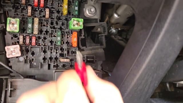 Сгорел предохранитель прикуривателя Skoda Octavia A7