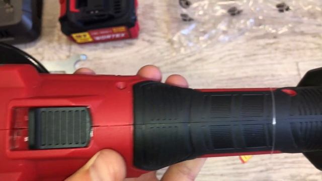 Аккумуляторная углошлифмашина WORTEX CAG 1812-1 E в чемодане, смотреть онлайн
