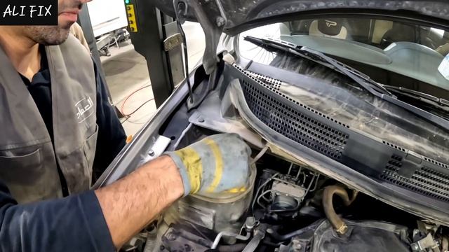 замена переднего амортизатора - опора стойки ... nissan sunny смотреть онлайн