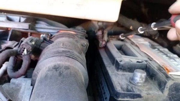 КАК СНЯТЬ АККУМУЛЯТОР ПЕЖО 3008 PEUGEOT H7