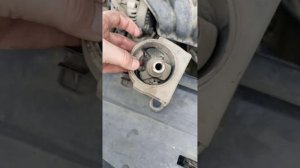 замена передней подушки опоры двигателя geely emgrand ec7