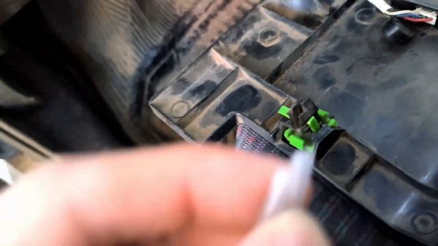 РЕМОНТ КРЫШКИ БРП (БЛОКА РЕЛЕ И ПРЕДОХРАНИТЕЛЕЙ) | ГОЛЬ смотреть онлайн