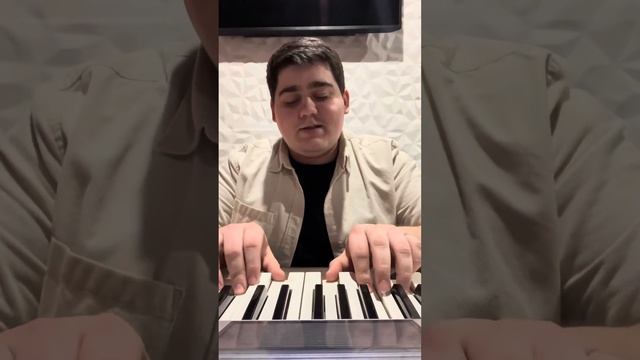 Популярные песни на одни и те же аккорды ! смотреть онлайн
