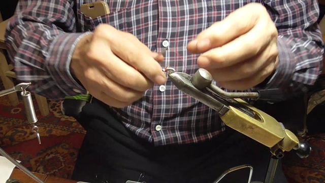 Муха из плёнки fly-fishing с поводком смотреть онлайн