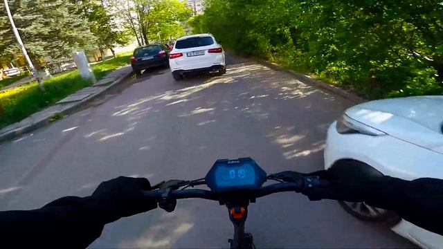 С Kukirin G2 Master в СТУДЕНТСКИ ГРАД - Полиция, Катастрофа, Ми?