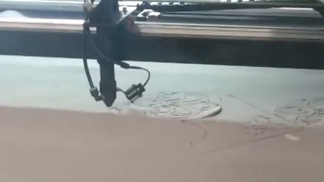 Станок для лазерной гравировки CO2 мощностью 100 Вт с раб смотреть онлайн