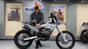 Видео обзор на мотоцикл JHL ZR3 (CB300RL)