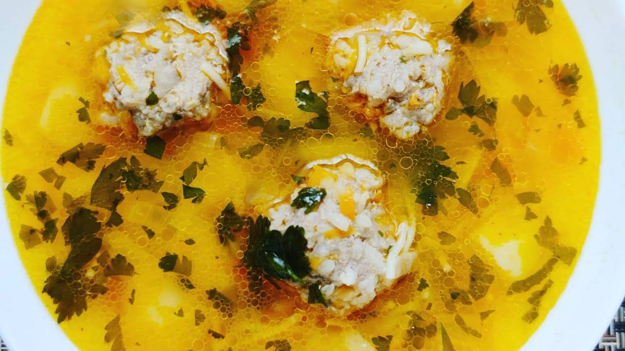 суп с фрикадельками и вермишелью , вкусный суп на каждый день