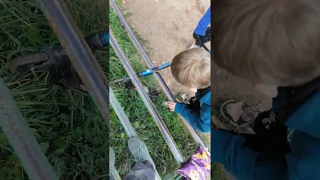 сломали самокат другу (он сам захотел)