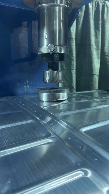 Гидравлический пресс. #гидравлическийпресс #завод #пр? смотреть онлайн