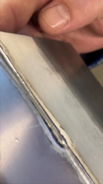 Сварка тонкого алюминий на аргоннике tig 400 WELDESTAR #велде? смотреть онлайн