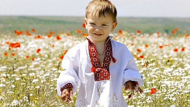 Українка звучить гордо,а українцем бути модно смотреть онлайн
