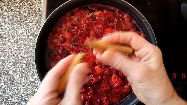 Для тех, кто следит за своей фигурой: варенье на подсластителе из замороженной ягоды