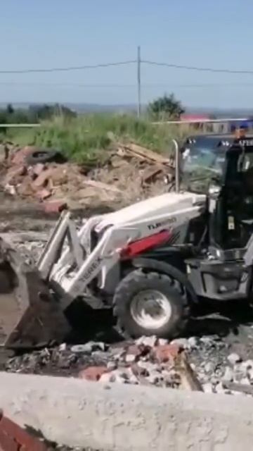 И ещё немного сноса старого дома на нашем участке #час? смотреть онлайн