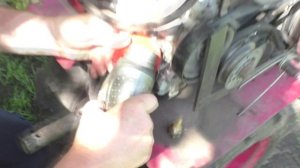 Мотоблок культиватор начал дымить что делать?