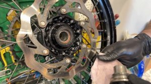 Монтаж / демонтаж мусса заднего колеса эндуро мотоцик?