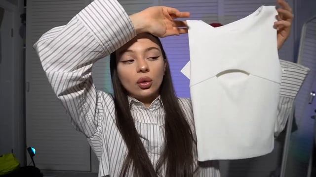 Топ с вырезом в рубчик