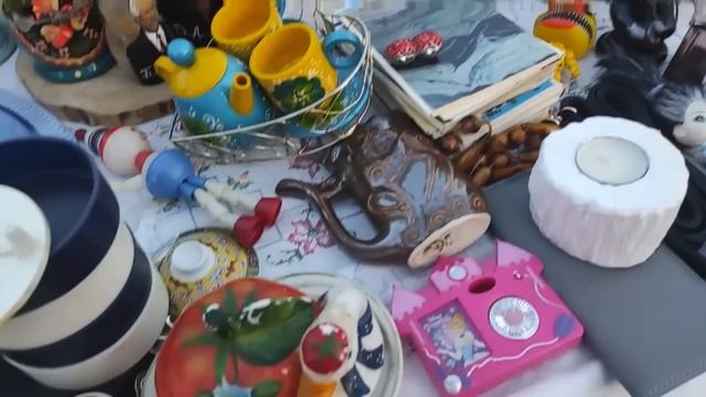 Что можно купить на блошином рынке в 2025 году? Советски?