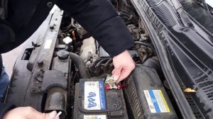 Hyundai getz замена плюсовой клеммы аккумулятора быстросъё
