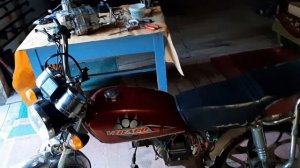 проверяем наличие зарядки на мопеде типа альфа.