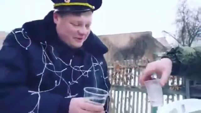 Сундук и Мент: лучший тост😂 смотреть онлайн