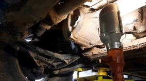 Сузуки Гранд Витара. Замена  масла в переднем мосту.