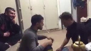 Ложкой по голове прикол