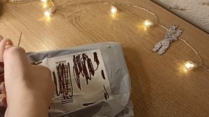 распаковка новой мебели в домик  бумажных собак.