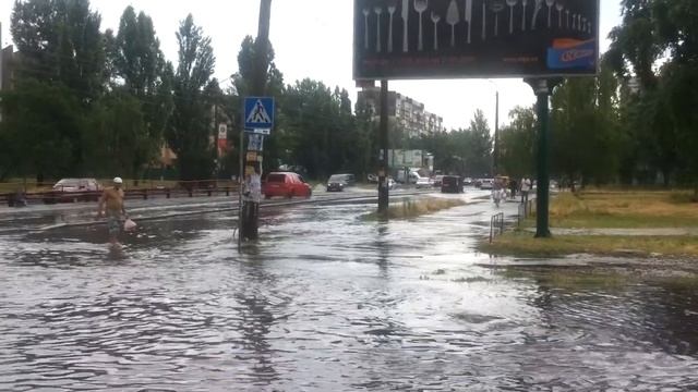 Потоп на вул.Курнатовського, 10.07.14 смотреть онлайн