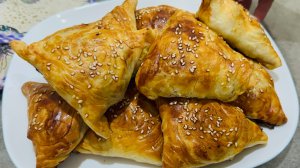 Самса с фаршем / Слоеная самса с фаршем и луком в духовке в домашних условиях (хрустящая ммм)