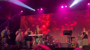 Хадн Дадн  - Под тенью, под сиренью