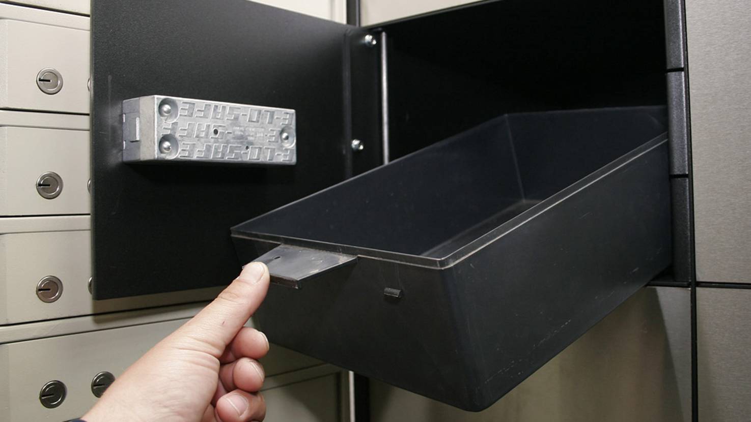 30 миллионов рублей пропали из банковской ячейки в Иваново: И банкиры не признают ответственность смотреть онлайн