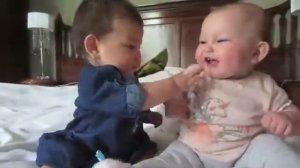 Дети разговаривают видео