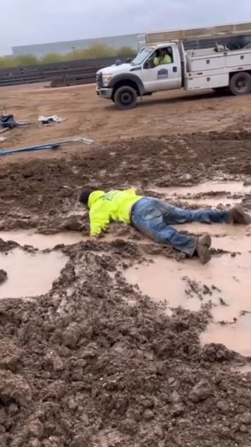 Мир строительства 2😄 #прикол #жиза #приколы #ржака #юмор #юморжизни #видео #funny #video #стройка смотреть онлайн