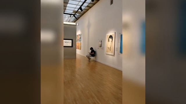 Выставка "Я, Энди Уорхол" смотреть онлайн