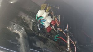 Горит поворотник и не моргает, простое решение.