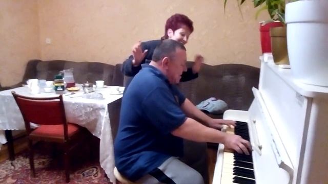 ID - Поспели вишни в саду у дяди Вани смотреть онлайн