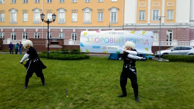 Шоу фланкировки 